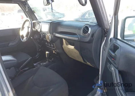 2015 Jeep Wrangler Unlimited Sport из США, поврежденный, VIN 1C4BJWDG7FL718569